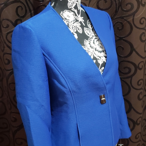 Tahari ASL Women's Petite Turn-Lock Blazer - Picture 2 of 8